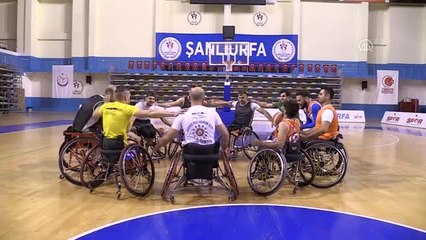 Cezayirli engelli basketbolcu kariyer hedefleri için Şanlıurfa'da