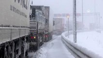 Bolu Dağı'nda kar yağışı etkisini artırdı