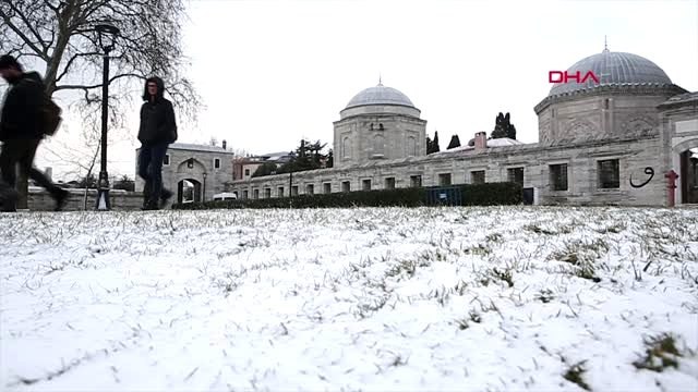 İstanbul'da kar, kent beyaza büründü