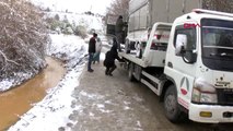İstanbul-çekmeköy'de kamyonet su kanalına düştü