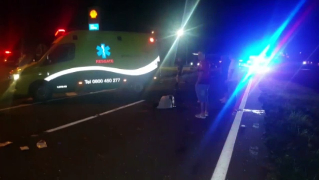 Em capotamento, homem morre e outro fica em estado gravíssimo na BR-277 em Cascavel