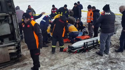 Yolcu otobüsü devrildi: Çok sayıda yaralı var