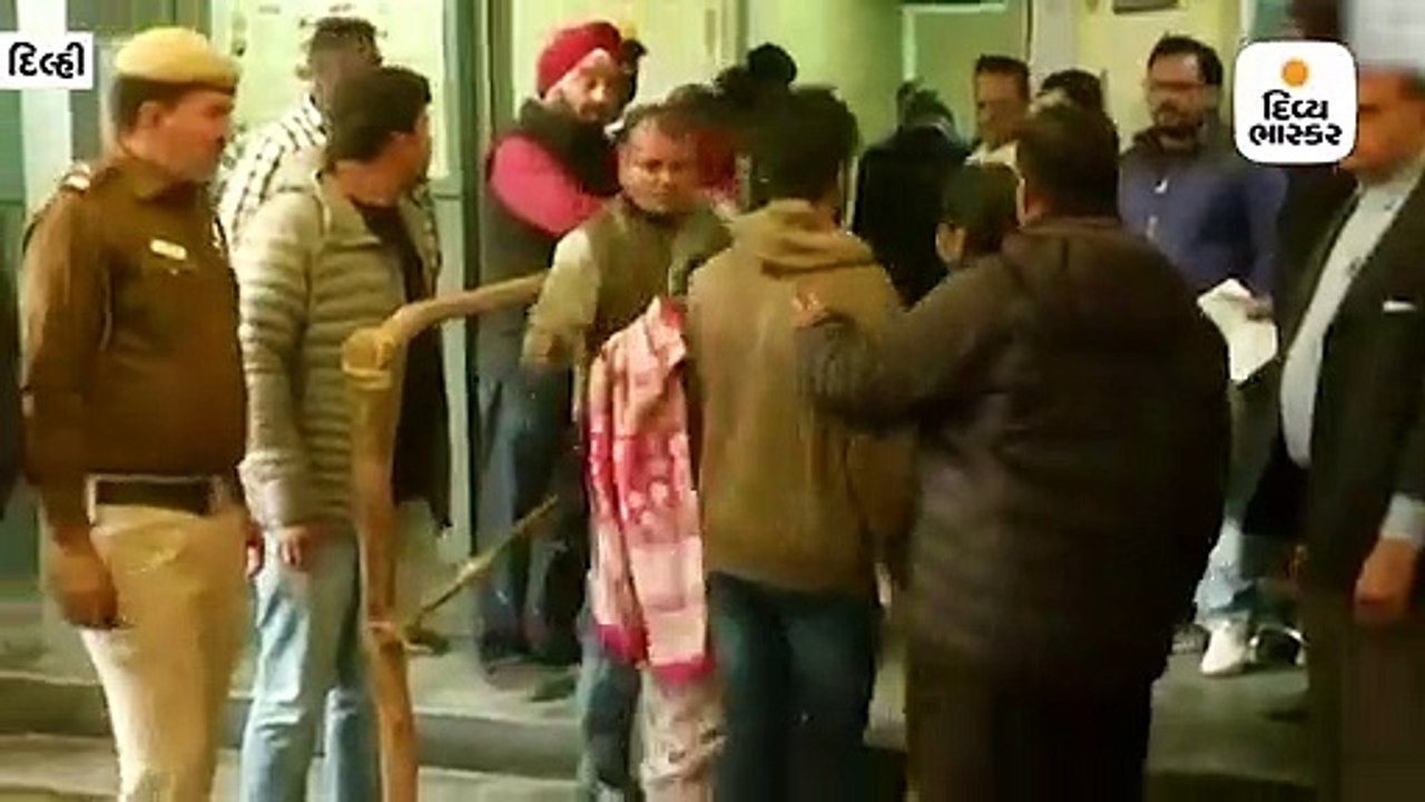 દિલ્હી વિધાનસભાની 70 બેઠકો માટે મતદાન, શાહિનબાગમાં મતદારો મોટી સંખ્યામાં ઉમટ્યા