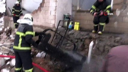 Sobadan çıkan yangın evi kül etti