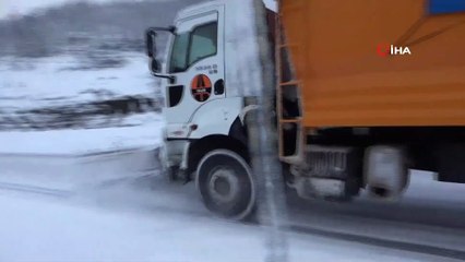 Kar Yağışı Kent Merkezini Beyaza Bürüdü