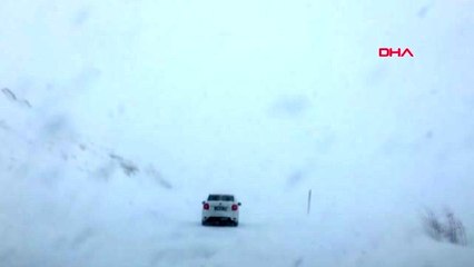 Van bahçesaray yolu olumsuz hava koşulları nedeniyle güvenlik gerekçesiyle kapatıldı