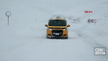 Son dakika... Van'da güvenlik nedeniyle trafiğe kapatılan yola çığ düştü