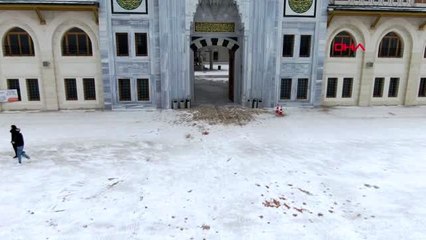 Beyaza bürünen çamlıca camii havadan görüntülendi