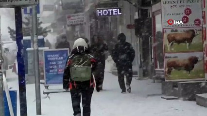 Kars'ta 27 Köy Yolu Kardan Ulaşıma Kapandı