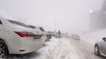 Uludağ'da kar kalınlığı 1,5 metreye ulaştı
