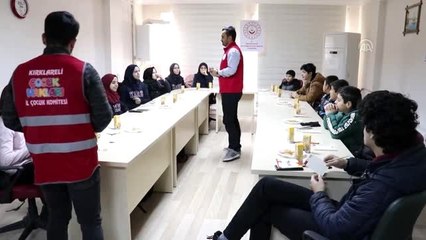 Uluslararası öğrencilere "çocuk hakları" eğitimi verildi