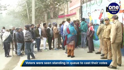 Delhi Assembly Elections 2020 : Priyanka Vadra & Kejriwal Sons Are Cast Vote In First Time