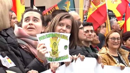 Un millar de personas pide que la Guardia Civil de Navarra mantenga las competencias de Tráfico