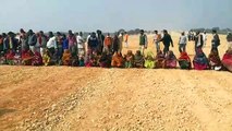 सुल्तानपुर-पूर्वांचल एक्सप्रेस-वे पर ग्रामीणों का प्रदर्शन, डीएम ने किया निरीक्षण
