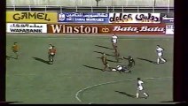 الشوط الاول مباراة الزمالك و الجيش الملكي 1-0 ذهاب نصف نهائي دوري ابطال افريقيا 1985