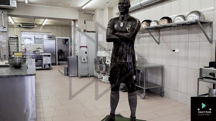 UN PASTELERO PORTUGUÉS CREA UN CRISTIANO RONALDO DE CHOCOLATE