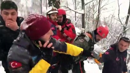 Güzeldere Köyünde Kepçe Uçuruma Düştü 1 ölü 2 ağır yaralı