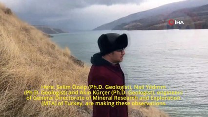 Deprem sonrası yüzey kırığının suda oluşturduğu görüntü dikkat çekti