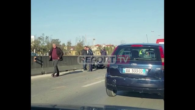 Dy aksidente në autostradën Tiranë-Durrës, motori përplaset me fuoristradën