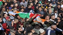 مواجهات بين جنود الاحتلال وشبان فلسطينيين رافضين لخطة السلام الأميركية