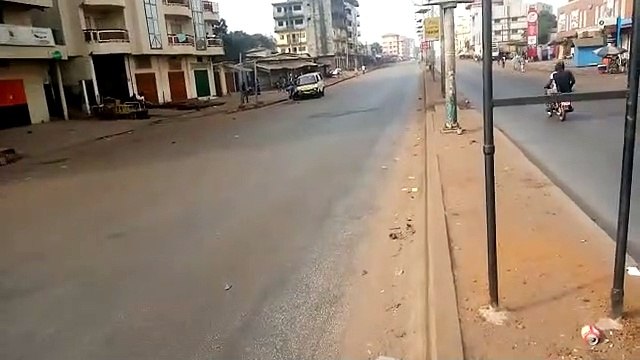 Appel à la résistance face au pouvoir : boutiques et magasins fermés, circulation paralysée sur l'axe Hamdallaye-Bambeto-Cosa