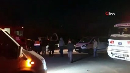 Otomobil elektrik direğine çarptı: 1 ölü 3 yaralı