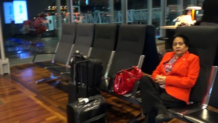 BDMV-82 Aruna & Hari Sharma at Arlanda T5 Gate F34 for flying Lufthansa to Frankfurt by LH809 Oct 08, 2019