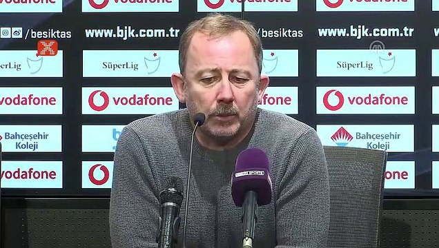 Sergen Yalçın: Sağa sola bakmaktan oyuna bakamıyorum