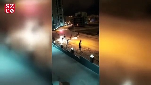 Samsun'da iki araç yoğun kar yağışı sonrası buz tutan yolda kaydı