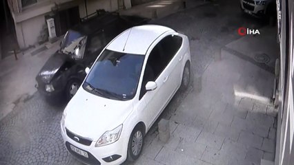 Alkollü araç sürücüsünü beton duba durdurdu