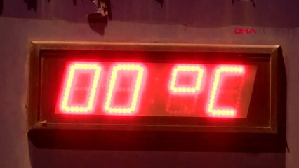 Soğukta, alt geçitler, tünel çıkışları ve cami avluları evsizlere yuva oldu