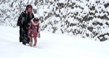 Son dakika: Eğitime kar engeli! Van'dan sonra Trabzon ve Rize'de de okullar tatil edildi
