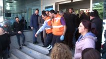 İzmir'de hastane yangını paniği: Hastalar sedyelerle tahliye ediliyor