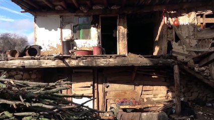 Yaşlı çiftin yatalak çocuğuna devlet sahip çıktı