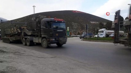 Hatay sınırına yoğun askeri araç sevkiyatı