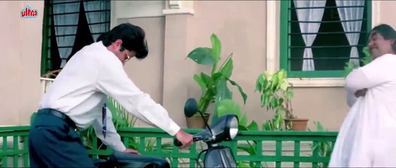 मैं स्कूटर पे सिर्फ बीवी को बैठाता हूँ - करिश्मा कपूर - जूही चावला - हिंदी