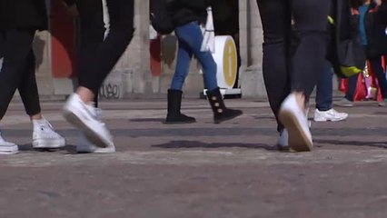 Andar hacia atrás es más saludable