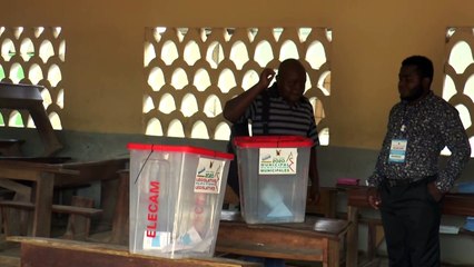 الناخبون يختارون نوابهم في الكاميرون في أجواء من التوتر