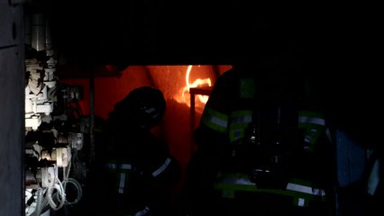 군산 유리 재가공 공장서 불...800여만원 피해 / YTN