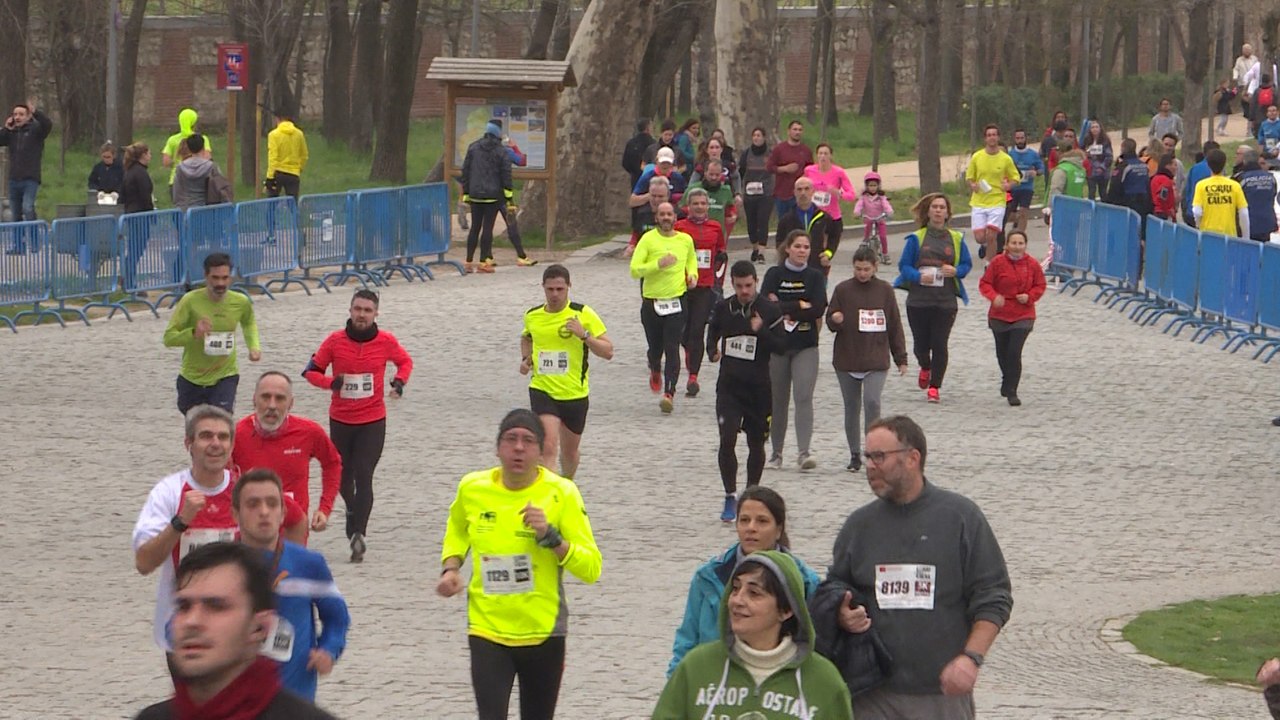 Unas 3.500 personas corren en Madrid contra la desigualdad de las niñas