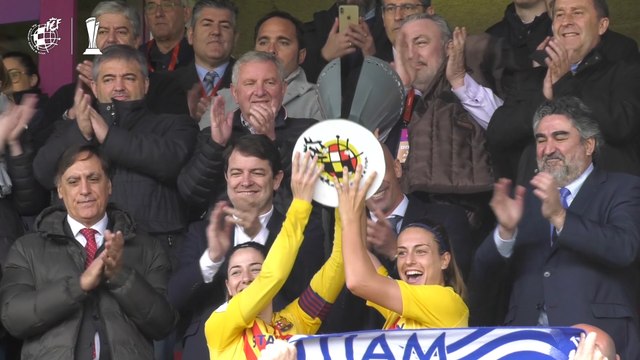 El Barça levanta la primera Supercopa de España femenina
