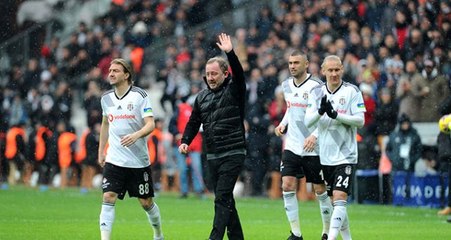 Beşiktaşlı taraftarlardan Sergen Yalçın'a büyük destek