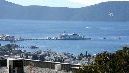 Bodrum'a gelen lüks yata 240 bin litre yakıt ikmali yapıldı