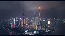 China ilumina sus principales edificios con mensajes de aliento para Wuhan