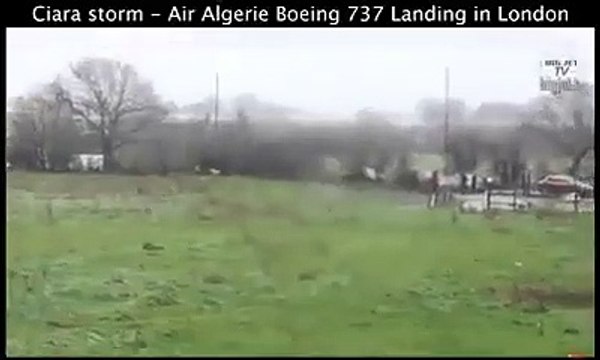 Atterrissage d’un avion d’Air Algérie par un fort vent de travers à Londres