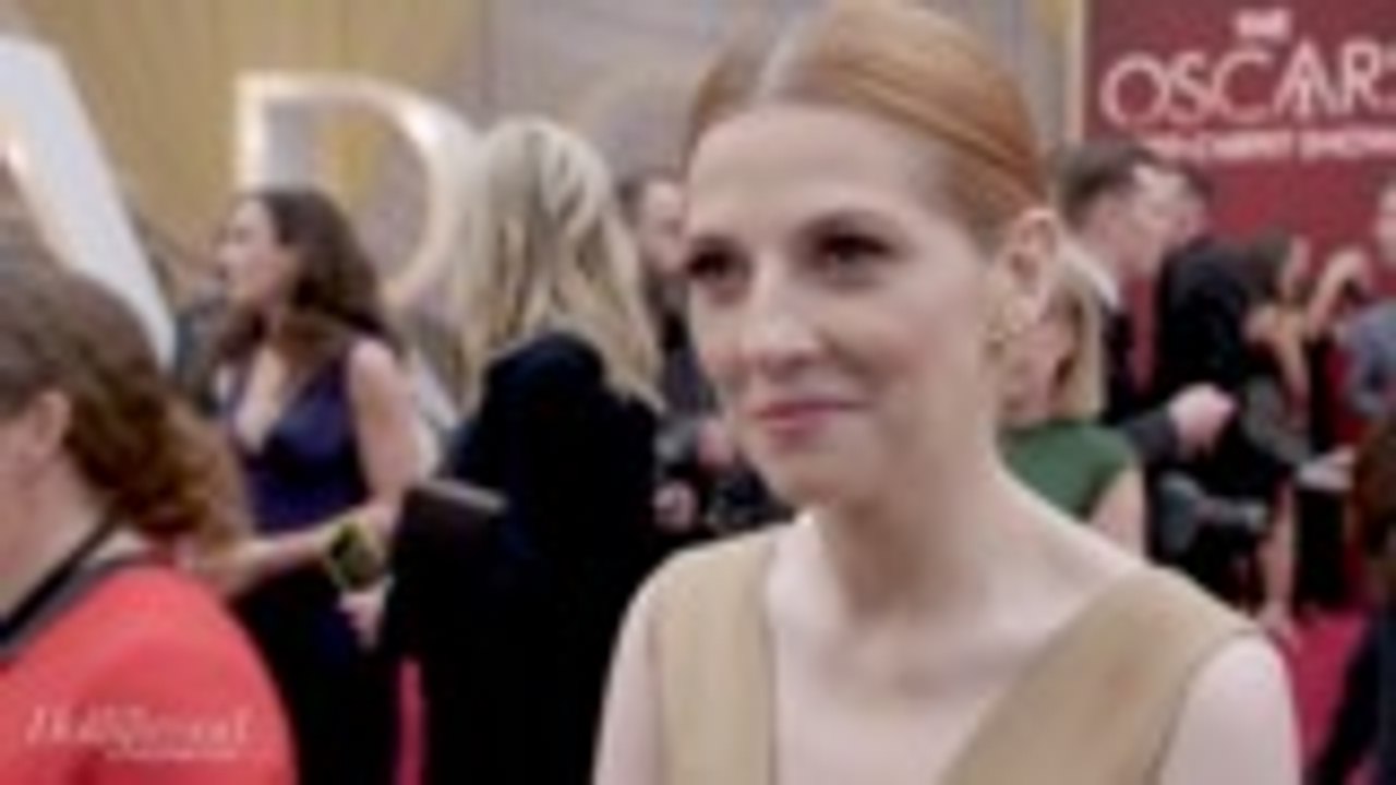'1917' Screenwriter Krysty Wilson Cairns Recalls Running Into the Cast of 'Succession' | Oscars 2020