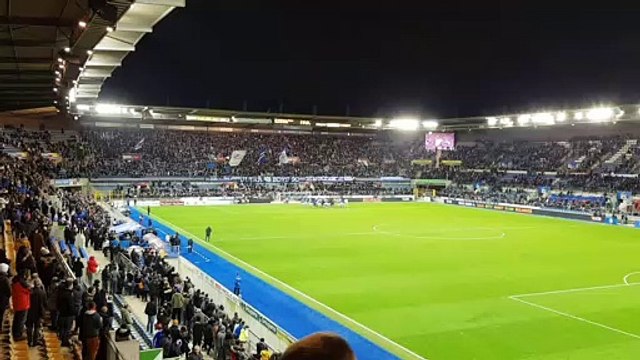 Match des bénévoles Strasbourg -Reims . Match terminer 3 a o . Equipe devant le kop strasbourgeois