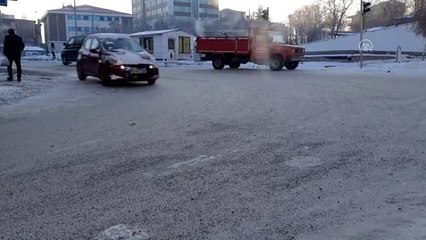 Dondurucu soğukta vatandaşların kaşı ve kirpiği buz tuttu