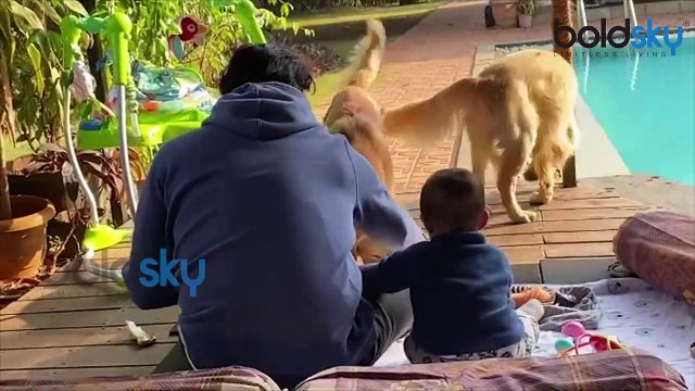 Arjun Rampal Enjoys Guitar Session with Son Arik | अर्जुन रामपाल ने बेटे एरिक को सिखाई गिटार|Boldsky