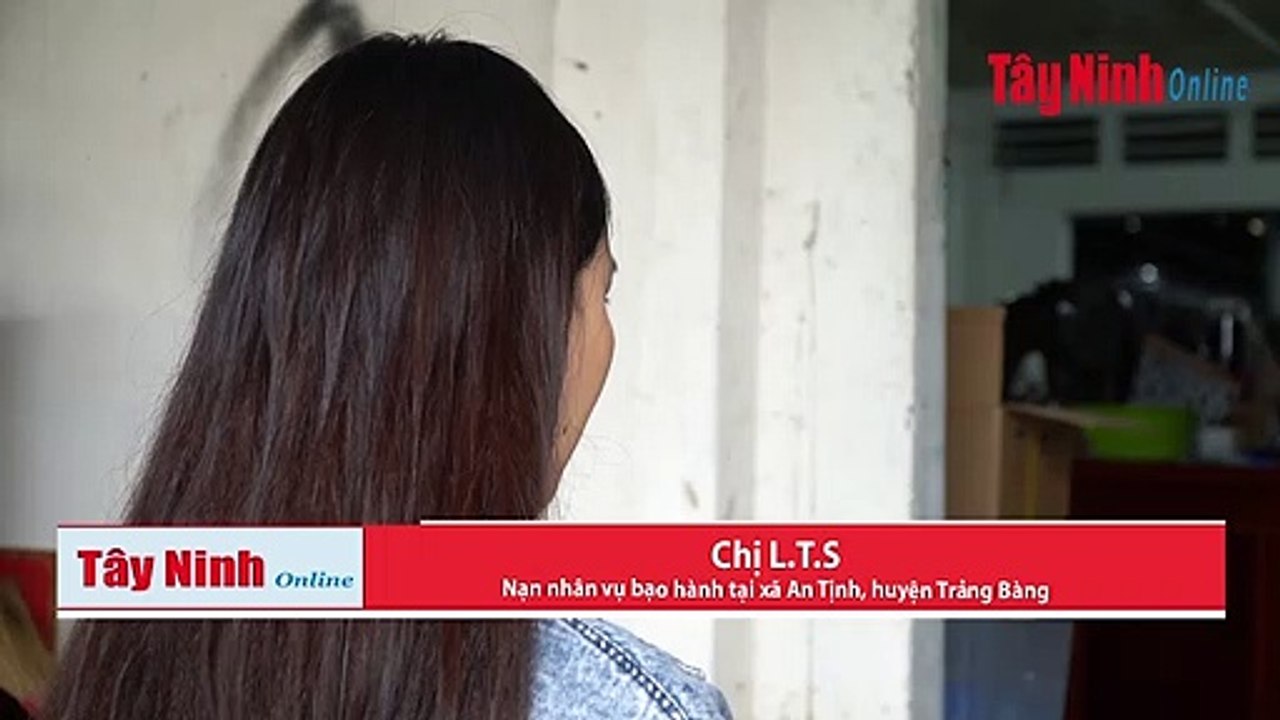 Chồng "dạy" vợ dã man bằng dây nịt da